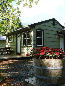 ホテルCabins And Campground At Cultus Lake Park チリワック エクステリア 写真