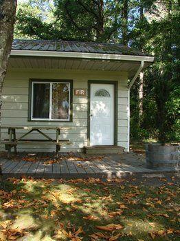 ホテルCabins And Campground At Cultus Lake Park チリワック エクステリア 写真